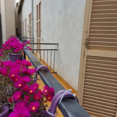 Hotell Domus Pacis Santa Chiara Casa Per Ferie