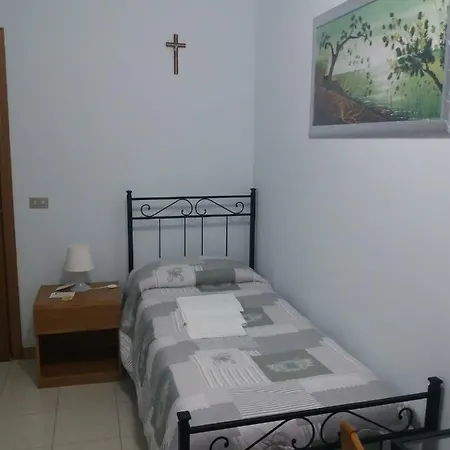 Hotell Domus Pacis Santa Chiara Casa Per Ferie Loreto