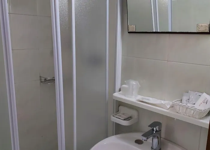 Domus Pacis Santa Chiara Casa Per Ferie Отель 3*