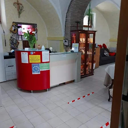 Domus Pacis Santa Chiara Casa Per Ferie Отель