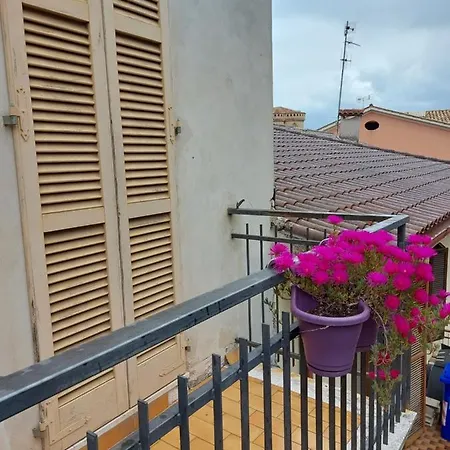 Domus Pacis Santa Chiara Casa Per Ferie Лорето