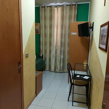 Domus Pacis Santa Chiara Casa Per Ferie Otel Loreto