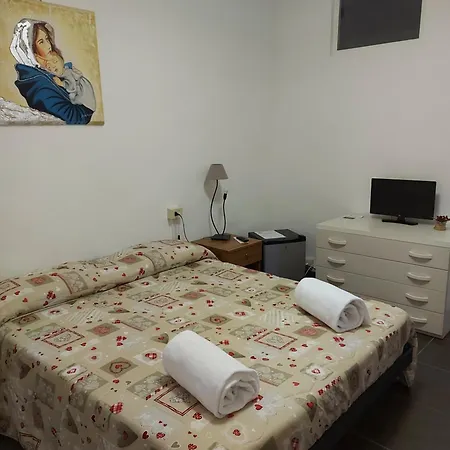 Domus Pacis Santa Chiara Casa Per Ferie 酒店 3*