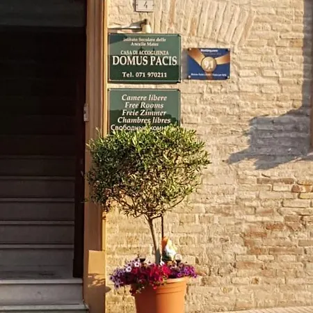 Domus Pacis Santa Chiara Casa Per Ferie Szálloda 3*